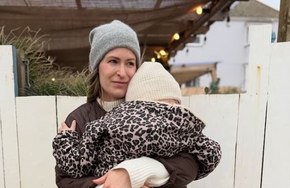 “Hranila sam se zdravo, bila aktivna fizički, a onda mi je u 36. godini otkriven rak: Moj doktor je prevideo 1 simptom misleći da su hemoroidi” "Hranila sam se zdravo, bila aktivna fizički, a onda mi je u 36. godini otkriven rak: Moj doktor je prevideo 1 simptom misleći da su hemoroidi"