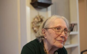 Kad je Lidija sahranjivala sina nije ni slutila da u zemlju spušta prazan kovčeg: 50 godina kasnije prima poziv koje je skamenio Kad je Lidija sahranjivala sina nije ni slutila da u zemlju spušta prazan kovčeg: 50 godina kasnije prima poziv koje je skamenio