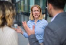 Kako prevazići prazničnu depresiju? Za zdravu psihu najvažnije je fokusirati se na ove 2 stvari Kako prevazići prazničnu depresiju? Za zdravu psihu najvažnije je fokusirati se na ove 2 stvari