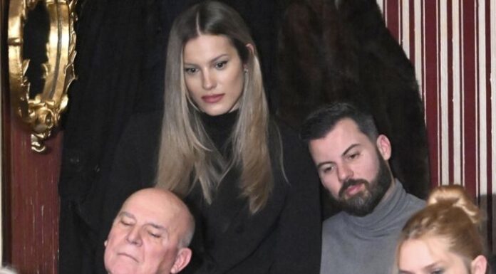 Ko je atraktivna brineta, nova djevojka Mate Rimca Ko je atraktivna brineta, nova djevojka Mate Rimca