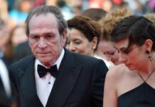 Ko je bila ćerka Tomija Lija Džonsa, koju su pronašli mrtvu u hotelu? Sa slavnim ocem zajedno radila, anegdota sa njim se i sada prepričava Ko je bila ćerka Tomija Lija Džonsa, koju su pronašli mrtvu u hotelu? Sa slavnim ocem zajedno radila, anegdota sa njim se i sada prepričava