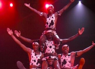 Kristina se udala za Masai ratnika, primila njegovu veru i rodila mu sina, a njen otac se pitao da li sve sanja: Nije ni slutila šta će joj muž prirediti posle Kristina se udala za Masai ratnika, primila njegovu veru i rodila mu sina, a njen otac se pitao da li sve sanja: Nije ni slutila šta će joj muž prirediti posle