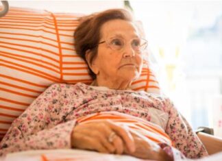 “Ljudi u staračkom domu plaču, smrde i slinave, a ovako umiru: Radeći tamo, naučio sam 7 važnih stvari” “Ljudi u staračkom domu plaču, smrde i slinave, a ovako umiru: Radeći tamo, naučio sam 7 važnih stvari”