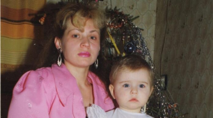 Milu otac napustio sa godinu dana: Majka radila 2 posla da je školuje za lekara, a 25 godina kasnije stiže poziv ‘Bolestan sam, kćeri, želim da me lečiš’ Milu otac napustio sa godinu dana: Majka radila 2 posla da je školuje za lekara, a 25 godina kasnije stiže poziv ‘Bolestan sam, kćeri, želim da me lečiš’