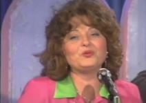 Mislila je da je veća tuga u životu ne može snaći kad je sahranila ćerku, a onda je sudbina opet bola surova prema čuvenoj pevačic: I unuka joj svi dobro znamo Mislila je da je veća tuga u životu ne može snaći kad je sahranila ćerku, a onda je sudbina opet bola surova prema čuvenoj pevačic: I unuka joj svi dobro znamo