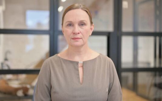 “Mislila sam da alkohol razara moj brak, ali kad sam prestala da pijem, primetila sam nešto kod muža što mi se urezalo: 3 meseca kasnije sam se razvela” "Mislila sam da alkohol razara moj brak, ali kad sam prestala da pijem, primetila sam nešto kod muža što mi se urezalo: 3 meseca kasnije sam se razvela"