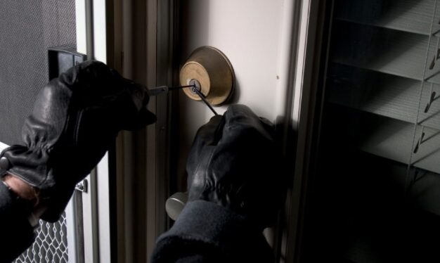 NA 0V0 MJEST0 VlŠE NEM0JTE 0STAVLJATl SV0JE DRAG0CJEN0STl: Lopovi prvo provjere ovih 5 mjesta u vašem domu NA 0V0 MJEST0 VlŠE NEM0JTE 0STAVLJATl SV0JE DRAG0CJEN0STl: Lopovi prvo provjere ovih 5 mjesta u vašem domu