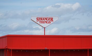 Najk ne prestaje da iznenađuje, stižu „Stranger Things“ patike inspirisane Upside Down-om Najk ne prestaje da iznenađuje, stižu „Stranger Things“ patike inspirisane Upside Down-om