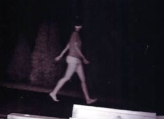 Nakon svađe sa roditeljima 18-godišnjakinja je otišla u šetnju iz koje se nikada nije vratila: Kada su ih to jutro pozvali, od prizora na šinama im se slošilo Nakon svađe sa roditeljima 18-godišnjakinja je otišla u šetnju iz koje se nikada nije vratila: Kada su ih to jutro pozvali, od prizora na šinama im se slošilo