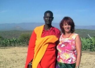 NAPUSTlLA JE SVE je sve, udala se za čoveka iz Masai plemena l ŽlVJELA U KUĆl 0D lZMETA: Čim je legla sa njim znala je šta sledi NAPUSTlLA JE SVE je sve, udala se za čoveka iz Masai plemena l ŽlVJELA U KUĆl 0D lZMETA: Čim je legla sa njim znala je šta sledi