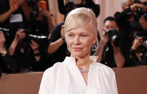 Nataša je samo njemu verovala, pa doživela jezivu smrt: Šapuno je da voli i da je vreme da umre, kada su saznali šta je uradio na dan sahrane, svi zanemeli Nataša je samo njemu verovala, pa doživela jezivu smrt: Šapuno je da voli i da je vreme da umre, kada su saznali šta je uradio na dan sahrane, svi zanemeli