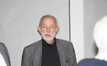 Od ove bolesti je umro Mika Aleksić: Smatra se razornom, a prvi simptomi najviše zabrinjavaju Od ove bolesti je umro Mika Aleksić: Smatra se razornom, a prvi simptomi najviše zabrinjavaju