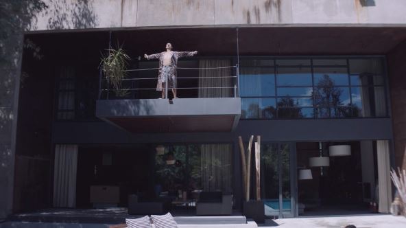 Ovako izgleda nova Ronaldova vila u koju će se useliti kad završi karijeru: Slavine od čistog zlata, Luj Viton mural, a bazen je posebna priča Ovako izgleda nova Ronaldova vila u koju će se useliti kad završi karijeru: Slavine od čistog zlata, Luj Viton mural, a bazen je posebna priča