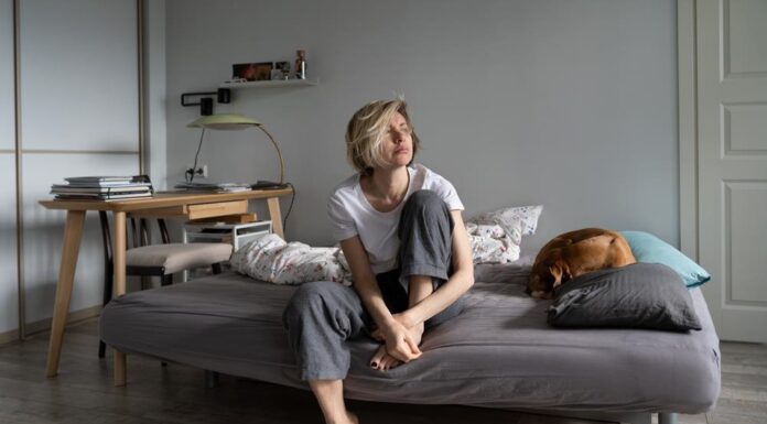 Ovako se ponaša žena kojoj nedostaje pažnja u spavaćoj sobi: Ako radi jednu stvar to je jasan znak da joj fali muški dodir Ovako se ponaša žena kojoj nedostaje pažnja u spavaćoj sobi: Ako radi jednu stvar to je jasan znak da joj fali muški dodir