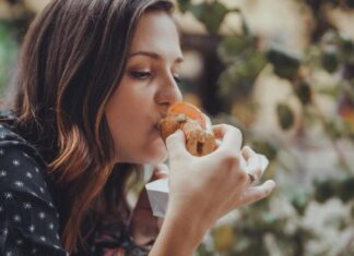 Ove 3 vrste namirnica uništavaju naša creva: A u Srbiji se jedu za doručak, ručak i večeru Ove 3 vrste namirnica uništavaju naša creva: A u Srbiji se jedu za doručak, ručak i večeru