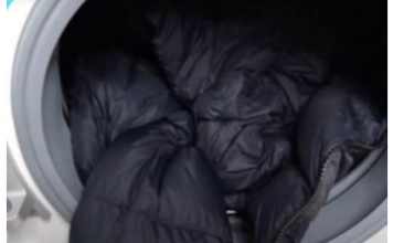 Ovo je najvažnije pravilo kada perete zimske jakne: Evo šta treba ubaciti u bubanj mašine Ovo je najvažnije pravilo kada perete zimske jakne: Evo šta treba ubaciti u bubanj mašine