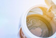 Ovo svi imaju u kući a ne znaju da skida kamenac bolje od bilo koje hemije: Slavine, mašina za sudove ili kuvalo za vodu će zablistati kao da su tek kupljeni Ovo svi imaju u kući a ne znaju da skida kamenac bolje od bilo koje hemije: Slavine, mašina za sudove ili kuvalo za vodu će zablistati kao da su tek kupljeni