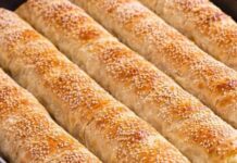 Pita sa sirom od gotovih kora sa prelivom – jufke koje rastu u plehu Pita sa sirom od gotovih kora sa prelivom – jufke koje rastu u plehu