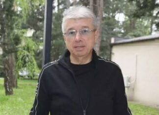 Popularna pjevačica spala na 45 kilograma, oboljela od iste bolesti kao i Saša: Razboljeli su se iz istog razloga Popularna pjevačica spala na 45 kilograma, oboljela od iste bolesti kao i Saša: Razboljeli su se iz istog razloga