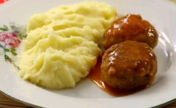 Predlog za najlepši nedeljni ručak: Domaće ćufte u paradajz sosu po starinskom receptu Predlog za najlepši nedeljni ručak: Domaće ćufte u paradajz sosu po starinskom receptu