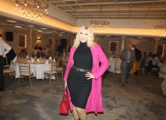 Predosetila smrt oca, tvrdi da je videla duh pokojne majke, pevačica kaže da je sve snimila telefonom: “Samo je otišla u drugu dimenziju” Predosetila smrt oca, tvrdi da je videla duh pokojne majke, pevačica kaže da je sve snimila telefonom: "Samo je otišla u drugu dimenziju"