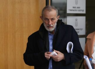 Preminuo Miroslav Mika Aleksić, srbijanski reditelj koji je optužen za seksualno zlostavljanje glumica Preminuo Miroslav Mika Aleksić, srbijanski reditelj koji je optužen za seksualno zlostavljanje glumica