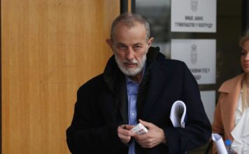 Preminuo Miroslav Mika Aleksić, srbijanski reditelj koji je optužen za seksualno zlostavljanje glumica Preminuo Miroslav Mika Aleksić, srbijanski reditelj koji je optužen za seksualno zlostavljanje glumica