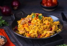 Recept za domaći rižoto sa piletinom: Italijanske domaćice otkrile trik zbog koga uvek ispadne neodoljivo kremast Recept za domaći rižoto sa piletinom: Italijanske domaćice otkrile trik zbog koga uvek ispadne neodoljivo kremast