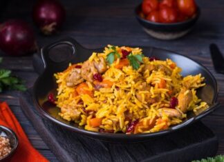 Recept za domaći rižoto sa piletinom: Italijanske domaćice otkrile trik zbog koga uvek ispadne neodoljivo kremast Recept za domaći rižoto sa piletinom: Italijanske domaćice otkrile trik zbog koga uvek ispadne neodoljivo kremast