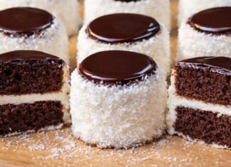 RUSKE KAPE – ŠUBARICE KOJE NISTE PROBALI, NAJLEPŠI RECEPT: Najkremastiji kolac, sundjerast koji se topi u ustima. RUSKE KAPE – ŠUBARICE KOJE NISTE PROBALI, NAJLEPŠI RECEPT: Najkremastiji kolac, sundjerast koji se topi u ustima.