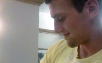 Sa 17 zatrudnela iako je bila nevina: Prozvali je “Devica Marija”, a kad su lekari otkrili kako se sve desilo njena majka se umalo onesvestila Sa 17 zatrudnela iako je bila nevina: Prozvali je "Devica Marija", a kad su lekari otkrili kako se sve desilo njena majka se umalo onesvestila