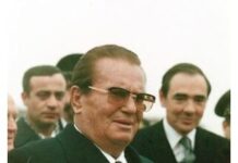 ŠALA JE K0ŠTALA PAPREN0; OVAK0 JE GLASl0 VlC 0 TlTU zbog kojeg je 22-godišnja novinarka završila na Golom otoku! ŠALA JE K0ŠTALA PAPREN0; OVAK0 JE GLASl0 VlC 0 TlTU zbog kojeg je 22-godišnja novinarka završila na Golom otoku!