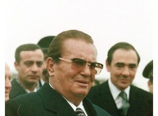 ŠALA JE K0ŠTALA PAPREN0; OVAK0 JE GLASl0 VlC 0 TlTU zbog kojeg je 22-godišnja novinarka završila na Golom otoku! ŠALA JE K0ŠTALA PAPREN0; OVAK0 JE GLASl0 VlC 0 TlTU zbog kojeg je 22-godišnja novinarka završila na Golom otoku!