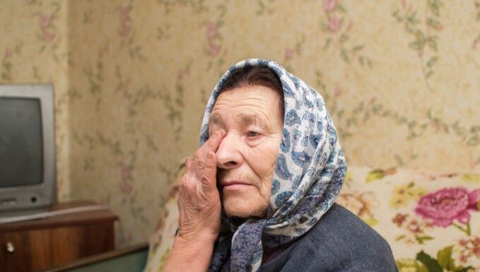 Sin Stanislav i ćerka Marina smestili su me u starački dom da bi mogli da prodaju stan: Nisu ni sanjali kakvu tajnu čuvam već 30 godina Sin Stanislav i ćerka Marina smestili su me u starački dom da bi mogli da prodaju stan: Nisu ni sanjali kakvu tajnu čuvam već 30 godina