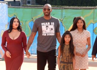 Slavni sportista je oženio čim je napunila 18, pa je varao s 105 žena: Jedna od 4 ćerke krenula njegovim stopama i tragično skončala, ne zna se gde joj je grob Slavni sportista je oženio čim je napunila 18, pa je varao s 105 žena: Jedna od 4 ćerke krenula njegovim stopama i tragično skončala, ne zna se gde joj je grob