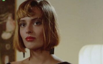 Snimila je intimnu scenu sa dvoje ljudi, a čuvena glumica je sa njom doživela vrhunac: Cela Jugoslavija je bila iznenađena smelim kadrovima Snimila je intimnu scenu sa dvoje ljudi, a čuvena glumica je sa njom doživela vrhunac: Cela Jugoslavija je bila iznenađena smelim kadrovima