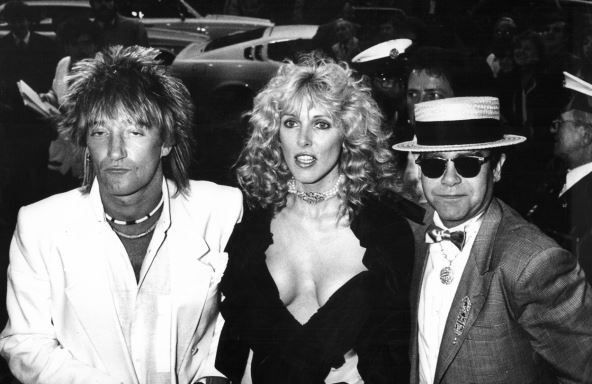 Spavao sam sa toliko žena da su mi se intimni odnosi zgadili: Ćerku dao na usvajanje da bi nesmetano ludovao,sve žene varao, pa se skrasio pored 26 godina mlađe Spavao sam sa toliko žena da su mi se intimni odnosi zgadili: Ćerku dao na usvajanje da bi nesmetano ludovao,sve žene varao, pa se skrasio pored 26 godina mlađe