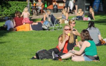 Srbin se pre 30 godina preselio u Finsku i nije ni slutio kakav je zaista život u najsrećnijoj zemlji: Ljudi se iznenade kad čuju kako tamo izgleda običan dan Srbin se pre 30 godina preselio u Finsku i nije ni slutio kakav je zaista život u najsrećnijoj zemlji: Ljudi se iznenade kad čuju kako tamo izgleda običan dan