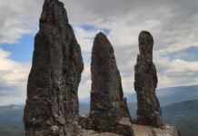 Srpski Stounhendž, najmisterioznije mesto u zemlji: Ove stene zbunjuju i naučnike, a legende koje se vezuju za njih su neverovatne Srpski Stounhendž, najmisterioznije mesto u zemlji: Ove stene zbunjuju i naučnike, a legende koje se vezuju za njih su neverovatne