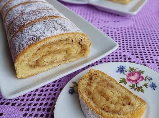 ŠTRUDLICE SA JABUKAMA I ORASIMA, MEKANE I MIRISNE ŠTRUDLICE SA JABUKAMA I ORASIMA, MEKANE I MIRISNE