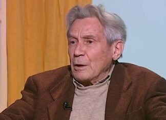 “To ostaje za čitav život”: Vladeta Jerotić imao je odgovor na to da li je bolje kada se dete razmazi ili kada su roditelji preterano strogi "To ostaje za čitav život": Vladeta Jerotić imao je odgovor na to da li je bolje kada se dete razmazi ili kada su roditelji preterano strogi