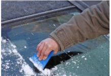 Trik koji MOMENTALNO skida led sa šoferšajbne: Trebaju vam samo 2 sastojka iz kuhinje Trik koji MOMENTALNO skida led sa šoferšajbne: Trebaju vam samo 2 sastojka iz kuhinje