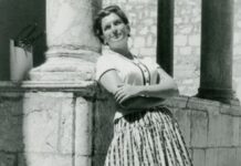 U vreme Tita samo su nju smeli da oslovljavaju sa “gospođa”: Obožavala milionere, iz bunde nije izlazila, bila je strah i trepet, a samo se jedne osobe plašila U vreme Tita samo su nju smeli da oslovljavaju sa "gospođa": Obožavala milionere, iz bunde nije izlazila, bila je strah i trepet, a samo se jedne osobe plašila