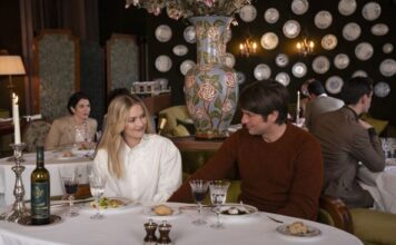 Zašto su žene širom sveta poludele za serijom “Emili u Parizu”? Zašto su žene širom sveta poludele za serijom “Emili u Parizu”?