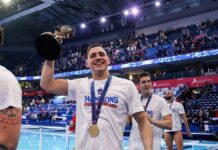 Zbog Vasilija Martinovića gore društvene mreže, devojke su poludele za njim: Evo šta sve znamo o atraktivnom vaterpolisti Srbije Zbog Vasilija Martinovića gore društvene mreže, devojke su poludele za njim: Evo šta sve znamo o atraktivnom vaterpolisti Srbije