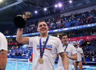 Zbog Vasilija Martinovića gore društvene mreže, devojke su poludele za njim: Evo šta sve znamo o atraktivnom vaterpolisti Srbije Zbog Vasilija Martinovića gore društvene mreže, devojke su poludele za njim: Evo šta sve znamo o atraktivnom vaterpolisti Srbije