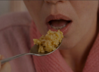 Žene starije od 50 godina ovu namirnicu treba da jedu svaki dan: Usporava starenje, pomaže u gubitku težine i jača zdravlje Žene starije od 50 godina ovu namirnicu treba da jedu svaki dan: Usporava starenje, pomaže u gubitku težine i jača zdravlje