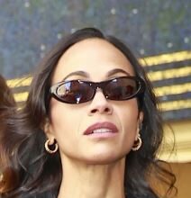 Zoi je zaradila toliko para da je proglašena najuspešnijom glumicom svih vremena, ali zašto se svi dive njenom mužu Zoi je zaradila toliko para da je proglašena najuspešnijom glumicom svih vremena, ali zašto se svi dive njenom mužu