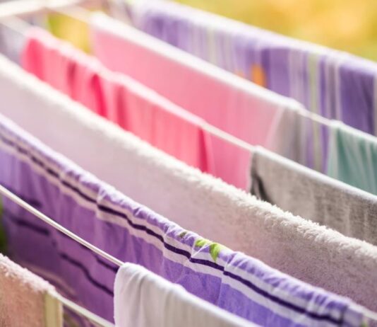 3 greške zbog kojih veš gubi miris čim se osuši: Kako ih izbeći? 3 greške zbog kojih veš gubi miris čim se osuši: Kako ih izbeći?