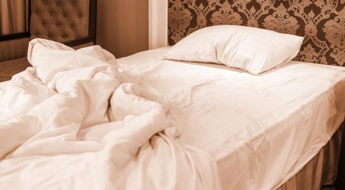 6 znakova da u krevetu imate grinje 6 znakova da u krevetu imate grinje